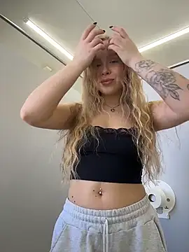 mur girl online show from 04.11.26