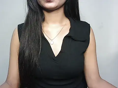 Snapshot of RIYAA_2 chatting on 10.27.25 RIYAA 2 online show from 10.27.25