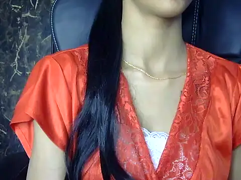 MAAYRA 09 online show from 02.14.25