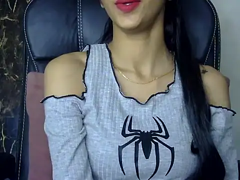 MAAYRA 09 online show from 02.16.25