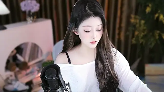 Arwyn-rr online show from 11.13.25