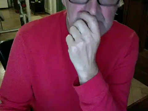 Snapshot of Traumsommer2 chatting on 12.19.24 Traumsommer2 online show from 12.19.24