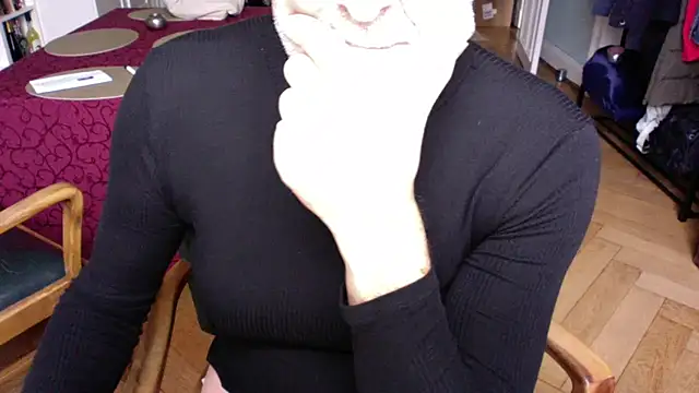 Snapshot of Traumsommer2 chatting on 01.10.25 Traumsommer2 online show from 01.10.25