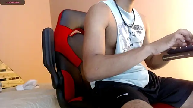 karlgiles  online show from 02.07.25