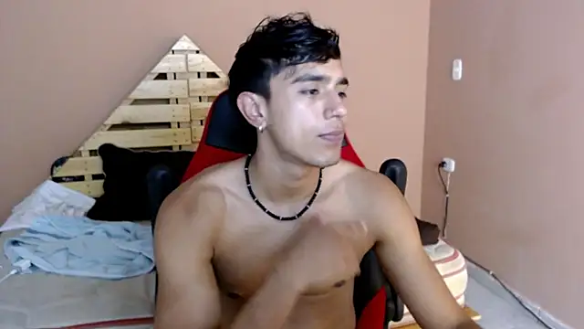 karlgiles  online show from 03.06.25