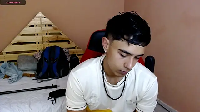 karlgiles  online show from 03.20.25