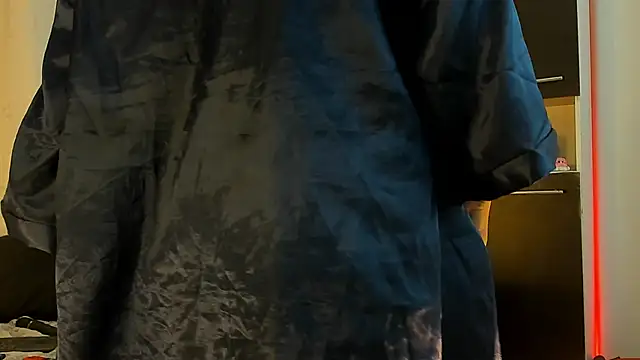 conielaurenth online show from 12.18.25