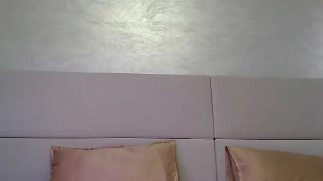 MiaRie online show from 09.28.25