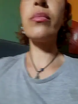 Snapshot of Mardul-ce chatting on 11.30.25 Mardul-ce online show from 11.30.25