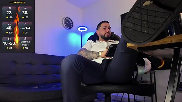 Snapshot of Ethan_Castellano chatting on 03.28.26 Ethan Castellano online show from 03.28.26