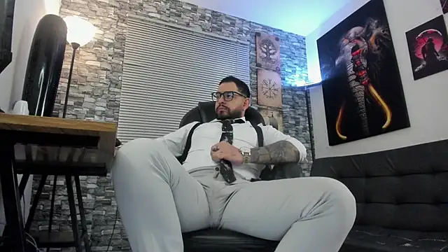 Snapshot of Ethan_Castellano chatting on 05.23.26 Ethan Castellano online show from 05.23.26
