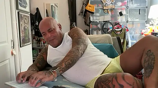 joeytatts66 online show from 10.14.25