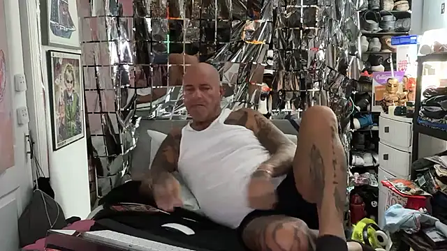joeytatts66 online show from 05.10.26