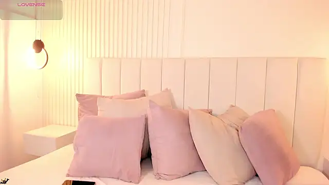 natali henao online show from 11.25.25