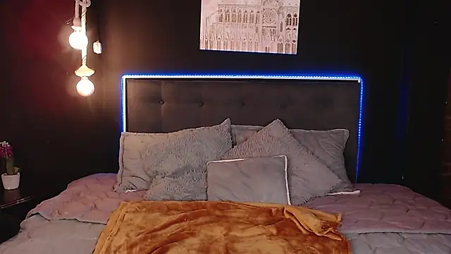 MIA YOURHOTTIE online show from 12.08.24