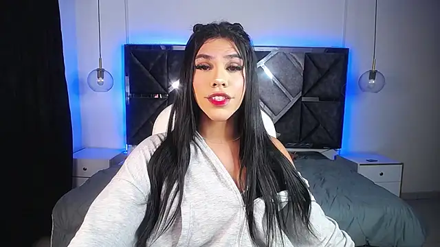 MIA YOURHOTTIE online show from 01.30.25