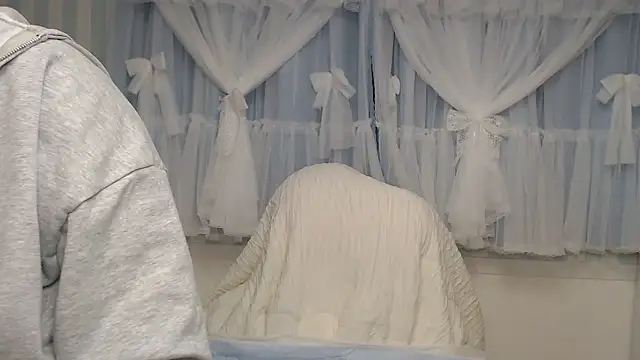 Snapshot of yua0727 chatting on 11.10.25 yua0727 online show from 11.10.25