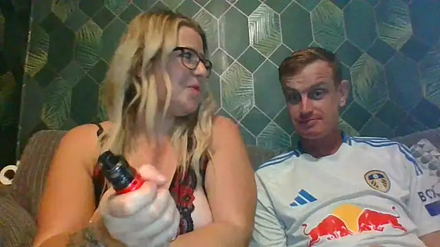 Snapshot of SweetXCandyX chatting on 11.09.25 SweetXCandyX online show from 11.09.25