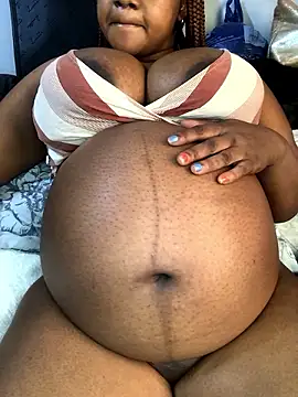 Snapshot of PervertPreggy chatting on 12.02.24 PervertPreggy online show from 12.02.24