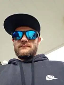 Spunwhiteboy1992 online show from 03.21.26