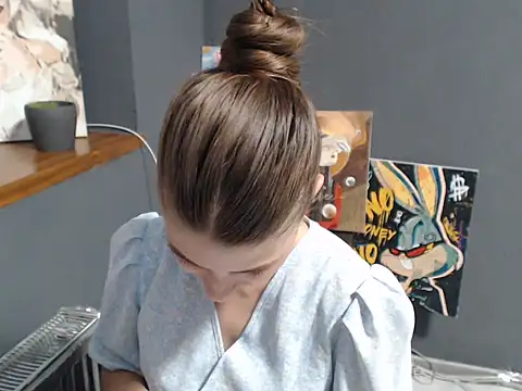 Snapshot of felicity_gold chatting on 06.18.26 felicity gold online show from 06.18.26