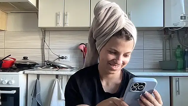 Snapshot of felicity_gold chatting on 07.21.26 felicity gold online show from 07.21.26