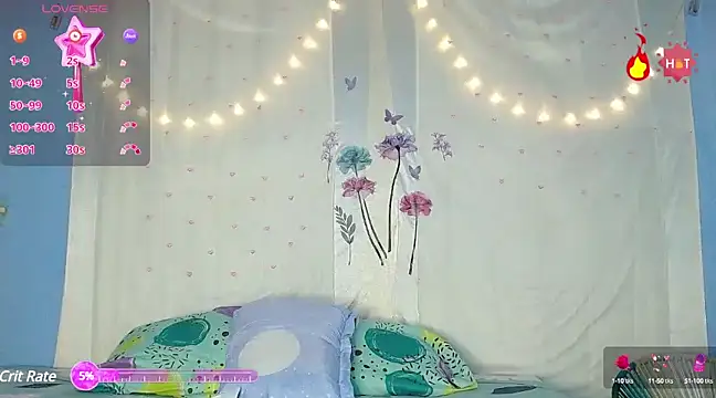 Snapshot of evaluna_horny_ chatting on 12.17.24 evaluna horny  online show from 12.17.24