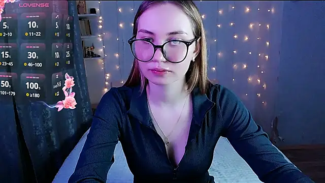 Snapshot of Miya_Mark chatting on 01.30.25 Miya Mark online show from 01.30.25