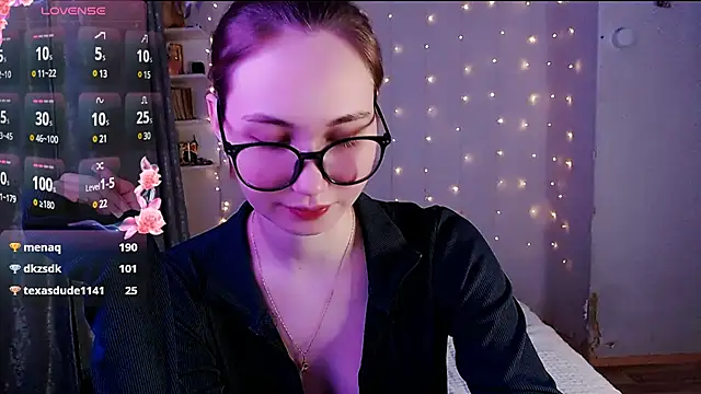 Snapshot of Miya_Mark chatting on 03.07.25 Miya Mark online show from 03.07.25