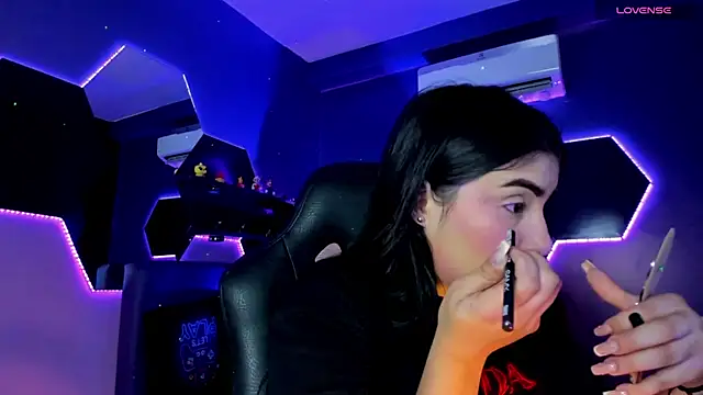 Belliinda 21 online show from 11.29.25