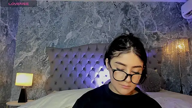 Snapshot of Belliinda_21 chatting on 06.20.26 Belliinda 21 online show from 06.20.26