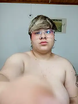 Snapshot of amalia_love chatting on 02.23.25 amalia love online show from 02.23.25