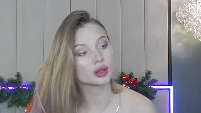 Snapshot of ViolaFlirt chatting on 12.29.24 ViolaFlirt online show from 12.29.24