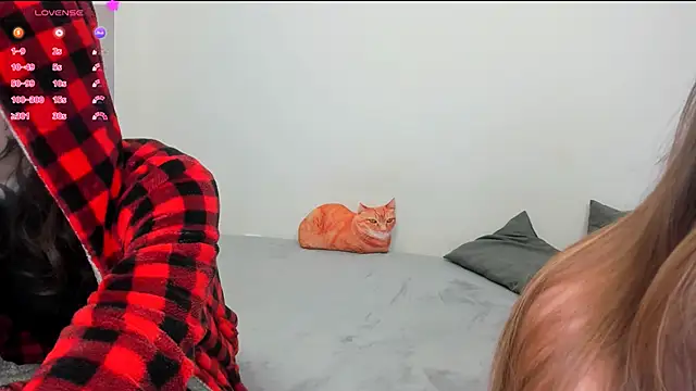 Snapshot of ravenousbiter chatting on 02.06.25 ravenousbiter online show from 02.06.25