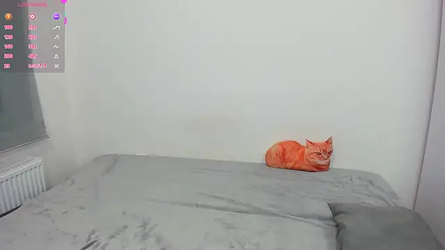 Snapshot of ravenousbiter chatting on 02.08.25 ravenousbiter online show from 02.08.25