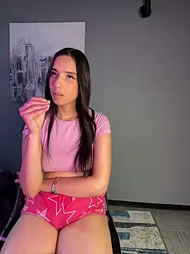 Snapshot of Praga_Pink chatting on 12.10.24 Praga Pink online show from 12.10.24