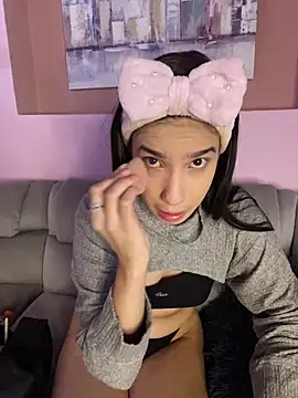 Snapshot of Praga_Pink chatting on 12.15.24 Praga Pink online show from 12.15.24