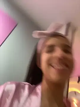 Snapshot of Praga_Pink chatting on 12.21.24 Praga Pink online show from 12.21.24