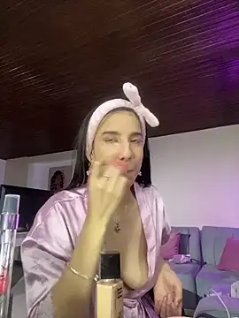 Snapshot of Praga_Pink chatting on 03.18.25 Praga Pink online show from 03.18.25