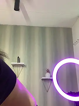 Snapshot of Praga_Pink chatting on 03.22.25 Praga Pink online show from 03.22.25