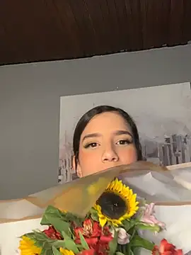 Snapshot of Praga_Pink chatting on 03.22.25 Praga Pink online show from 03.22.25