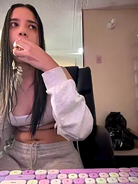 Snapshot of Praga_Pink chatting on 10.03.25 Praga Pink online show from 10.03.25