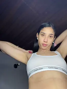 Snapshot of Praga_Pink chatting on 10.04.25 Praga Pink online show from 10.04.25