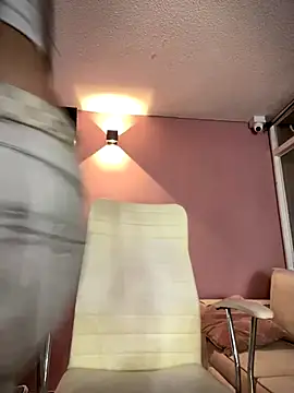 Snapshot of Praga_Pink chatting on 10.12.25 Praga Pink online show from 10.12.25