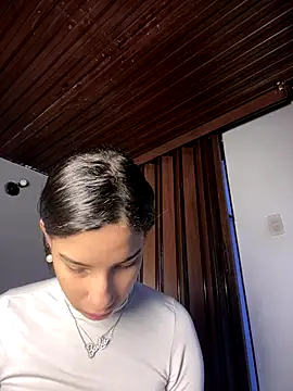 Snapshot of Praga_Pink chatting on 10.13.25 Praga Pink online show from 10.13.25