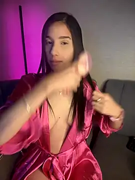 Snapshot of Praga_Pink chatting on 11.13.25 Praga Pink online show from 11.13.25