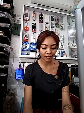 Snapshot of lianisrose chatting on 10.26.25 lianisrose online show from 10.26.25