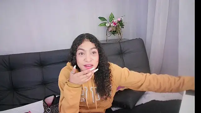 Snapshot of Aurora_ath chatting on 01.11.25 Aurora ath online show from 01.11.25