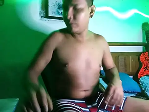 Snapshot of 628-andrew chatting on 11.08.25 628-andrew online show from 11.08.25