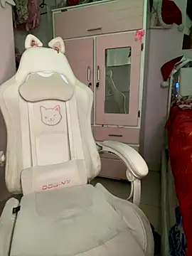 Snapshot of Gerallima_1 chatting on 11.21.25 Gerallima 1 online show from 11.21.25